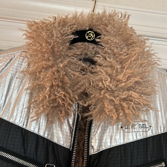 DRASTICALLY REDUCED - Diesel W-Efia Fur/Foil Vest - Picture 4 of 10
